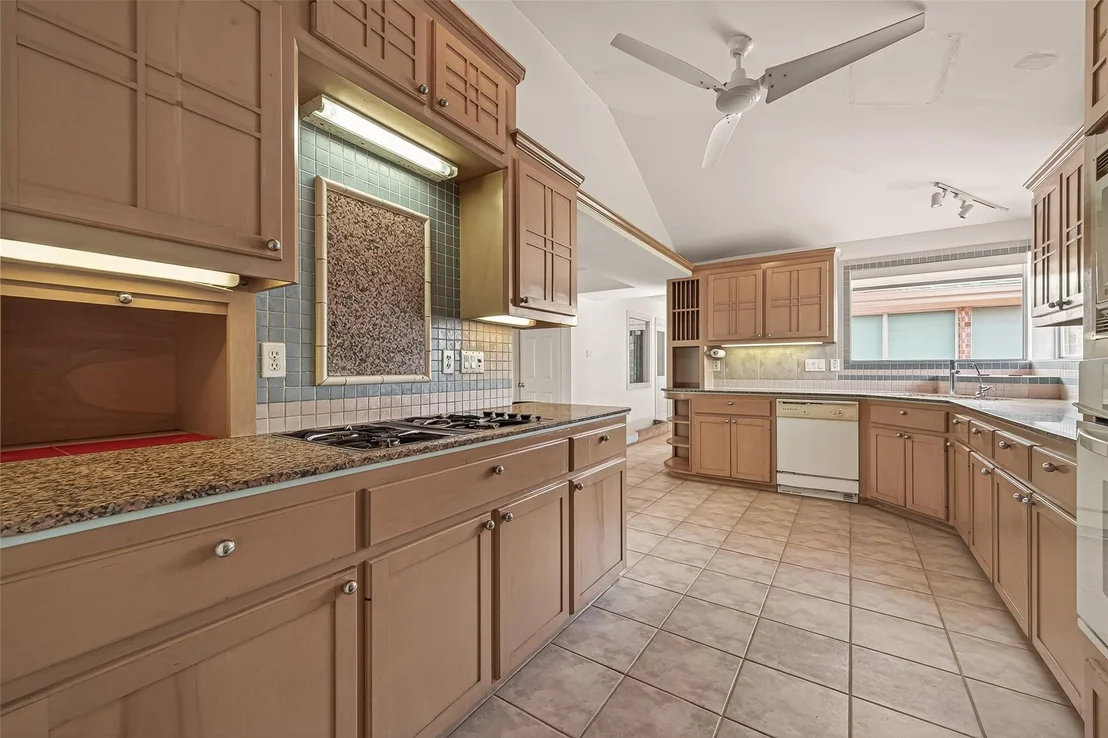 Photo of 5437 Loch Lomond Drive