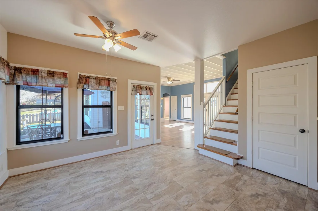 Photo of 2701 Bluebonnet Boulevard