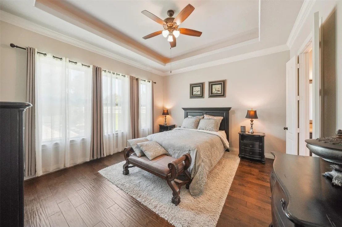 Photo of 5924 Oak Leaf Court