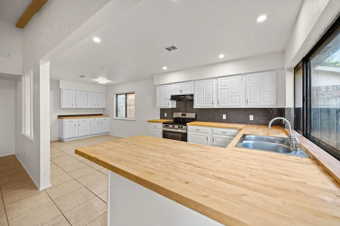Photo of 16610 Carbridge Drive