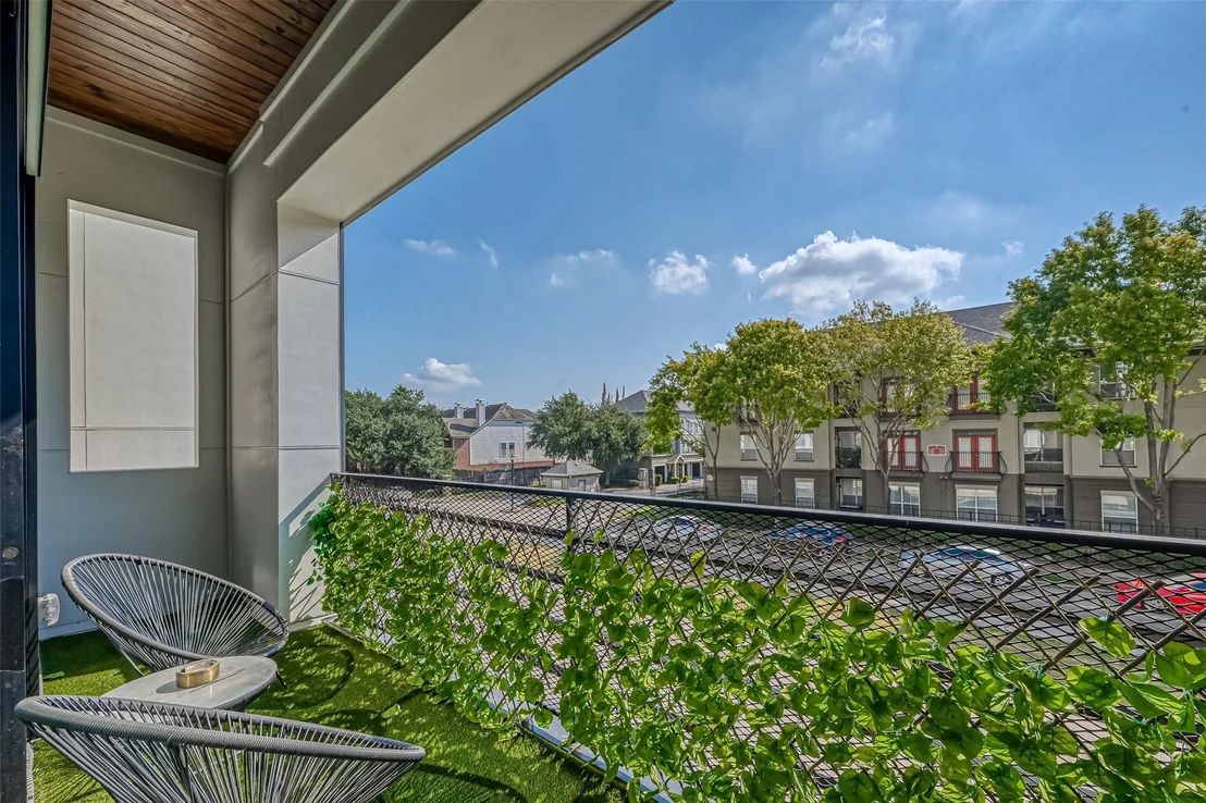 Photo of 607 Memorial Heights Drive