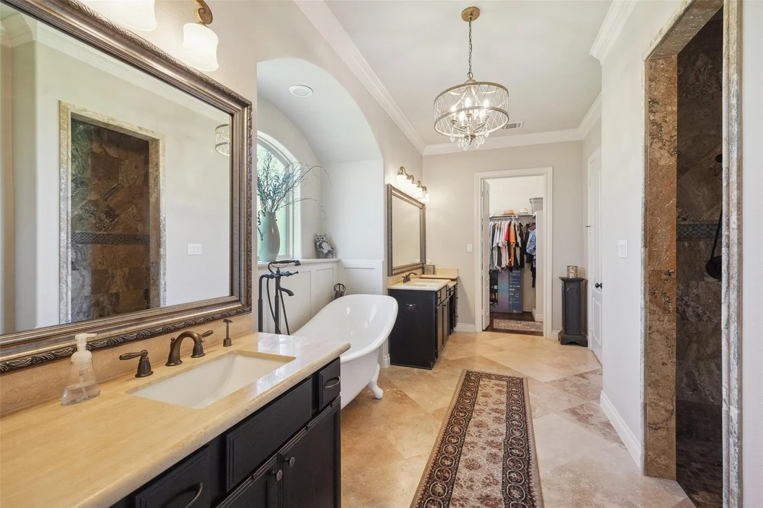 Photo of 5924 Oak Leaf Court