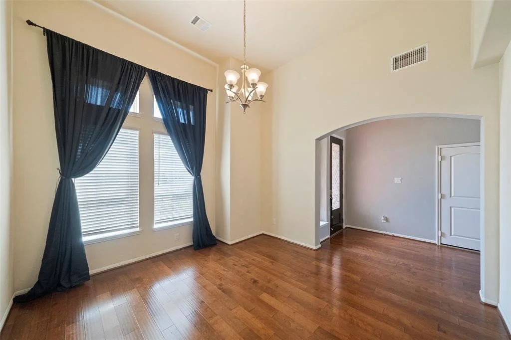 Photo of 114 Covington Court