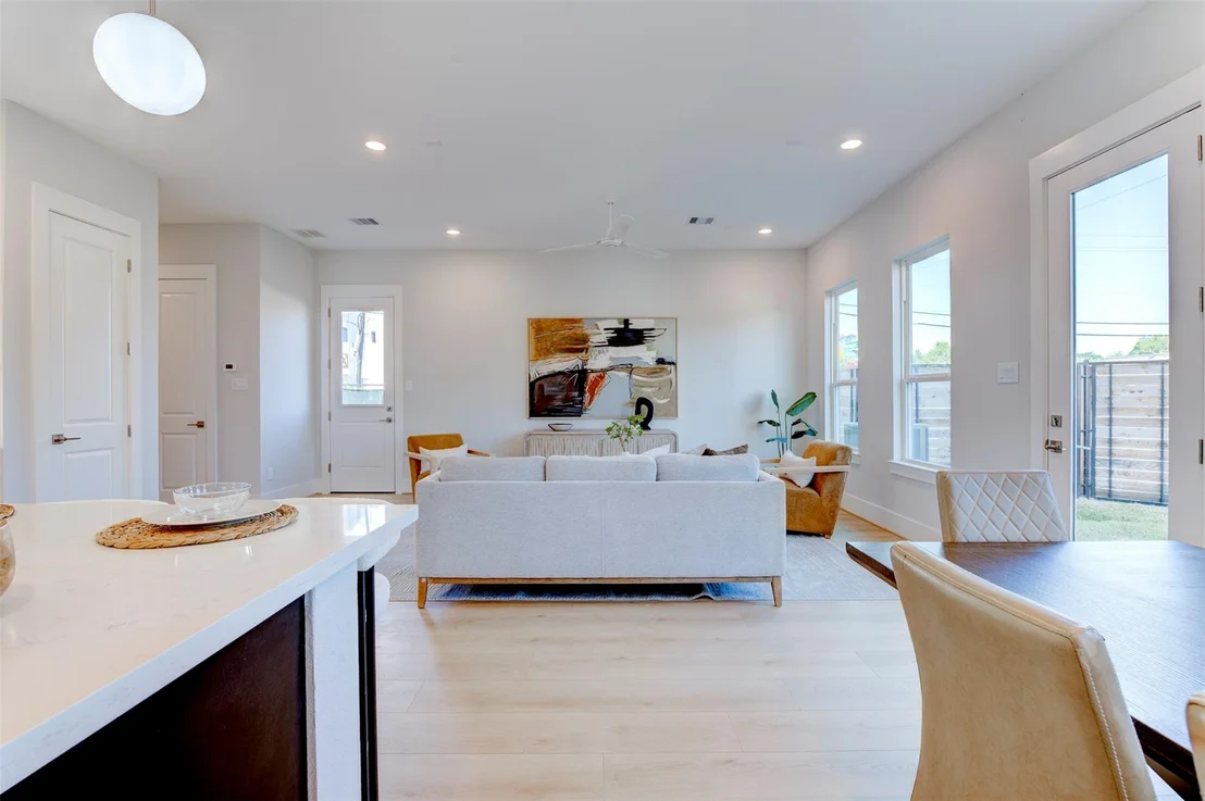Photo of 5132 Rosslyn Road