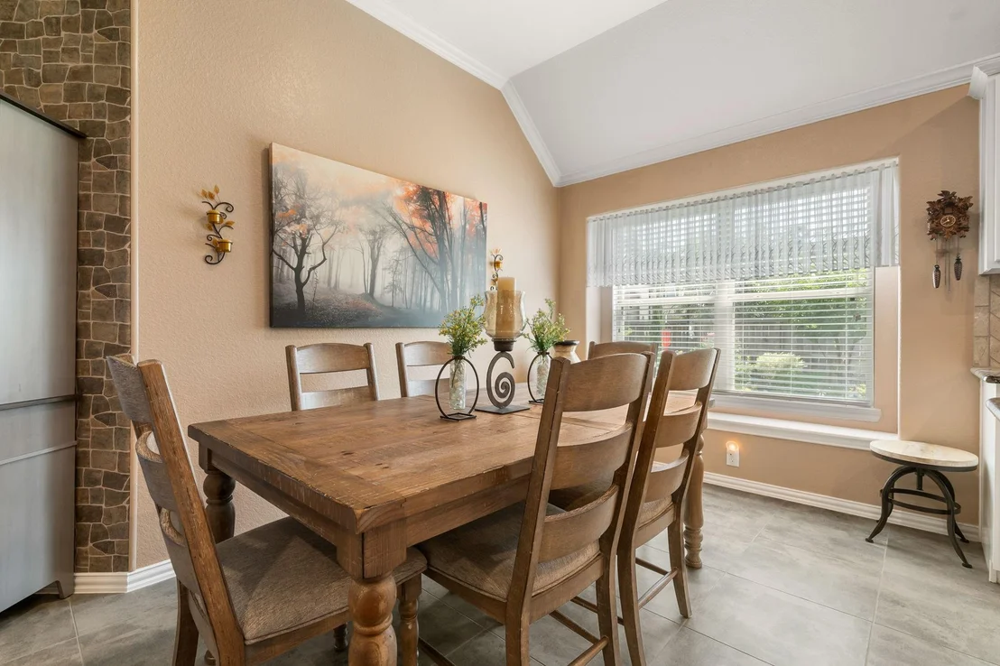 Photo of 2204 Golden Laurel Drive