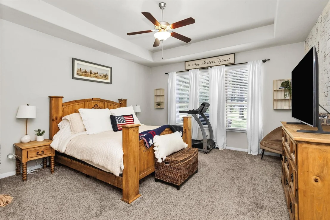 Photo of 9184 White Tail Drive