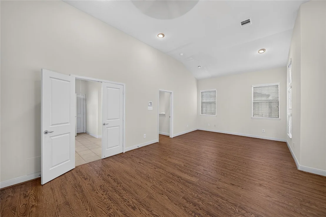 Photo of 818 Lester Street