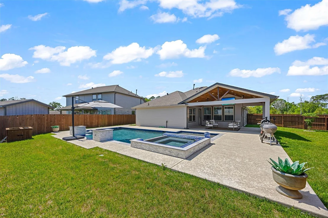 Photo of 16010 Dockside Street