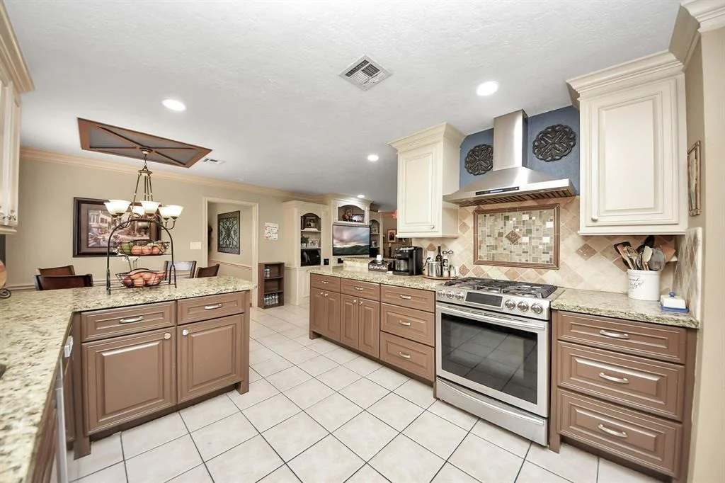 Photo of 2014 Forest Oaks Drive