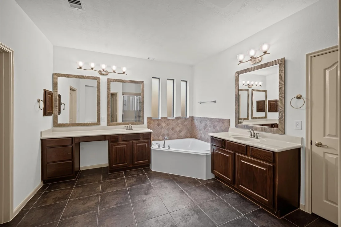 Photo of 21115 Knight Quest Drive