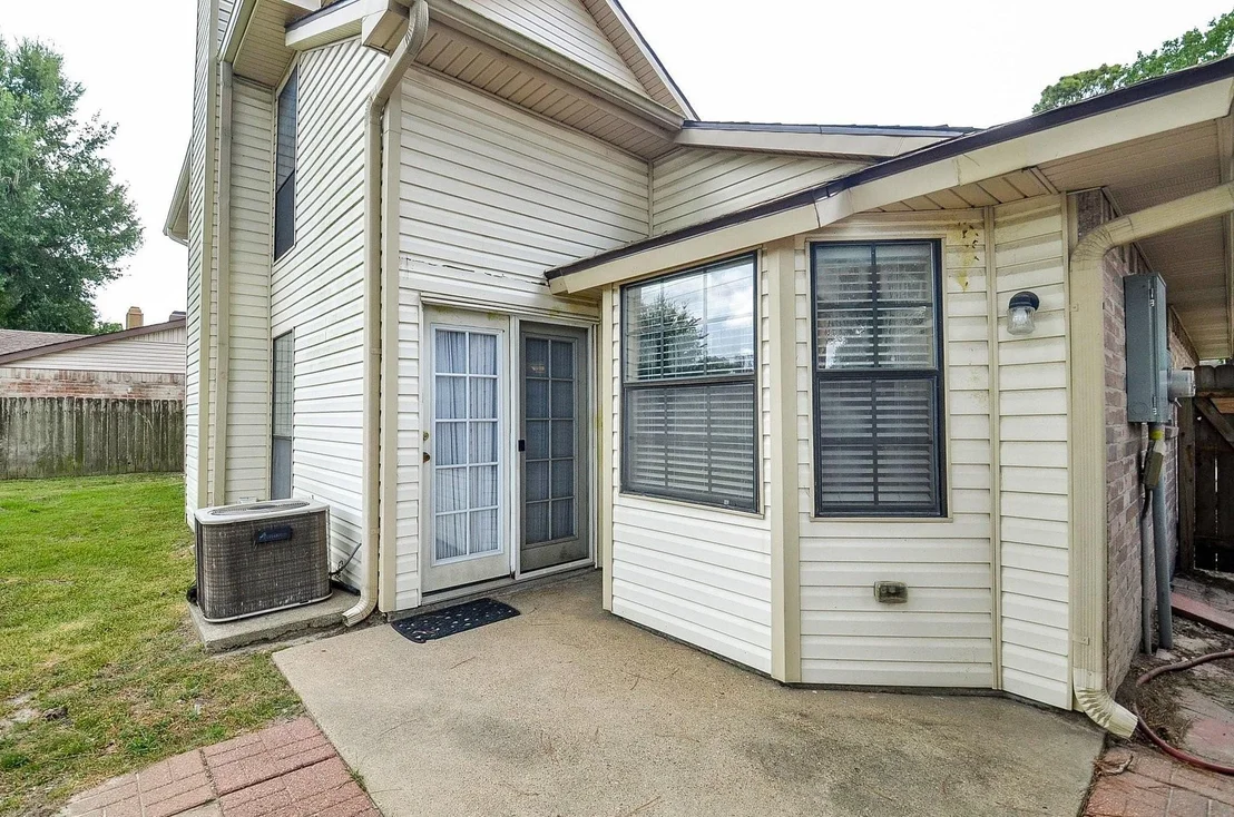 Photo of 19910 Moonriver Drive