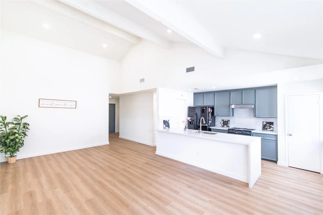 Photo of Unit 8650 at 8650 Maplecrest Drive