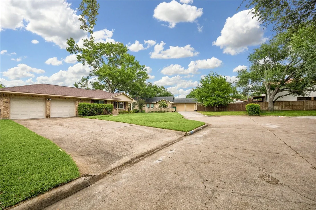 Photo of 1607 Willowby Drive