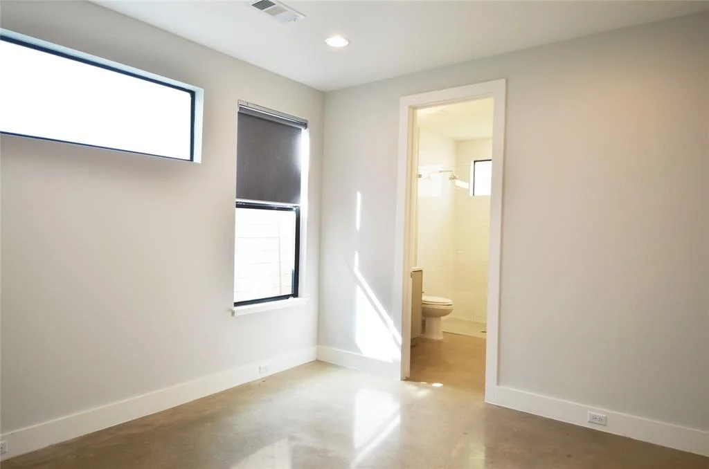 Photo of 2628 Greenbriar Drive
