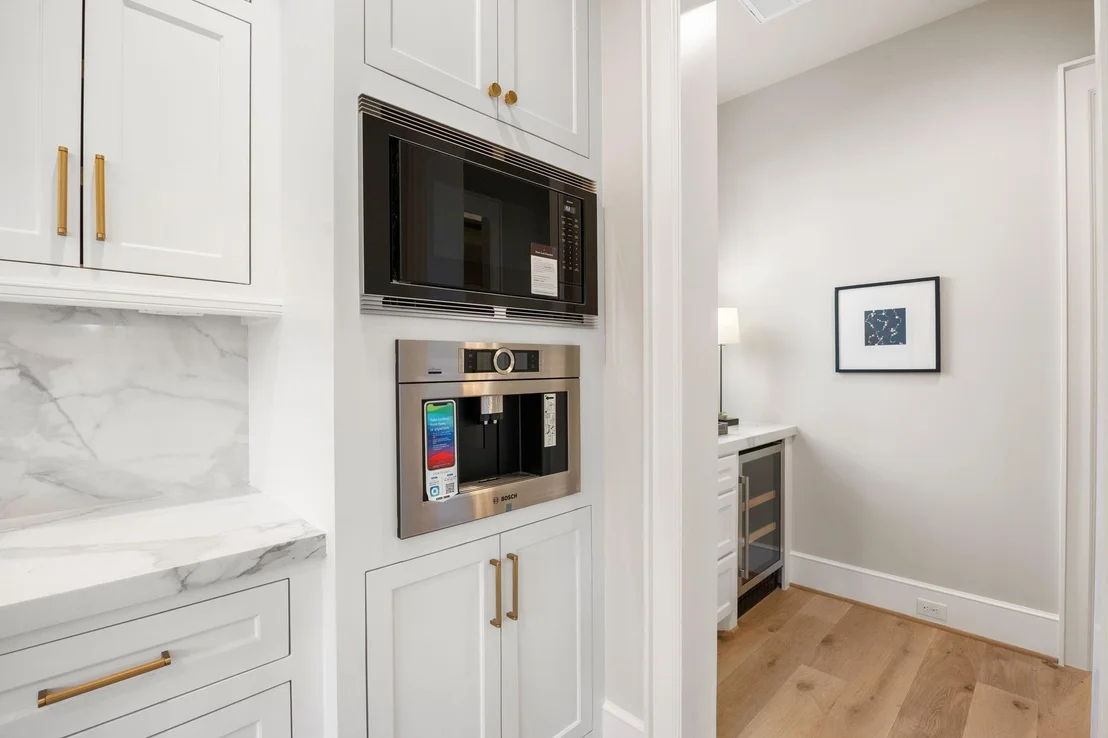Photo of 4902 Oak Forest Drive