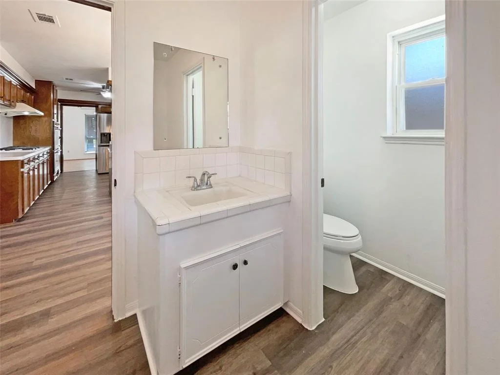 Photo of 907 Kingsbridge Road