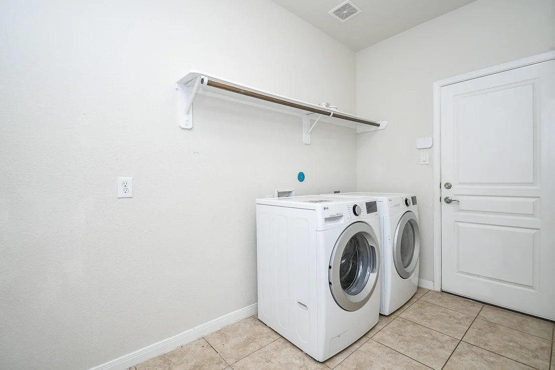 Photo of 4819 Oak Rambling Drive