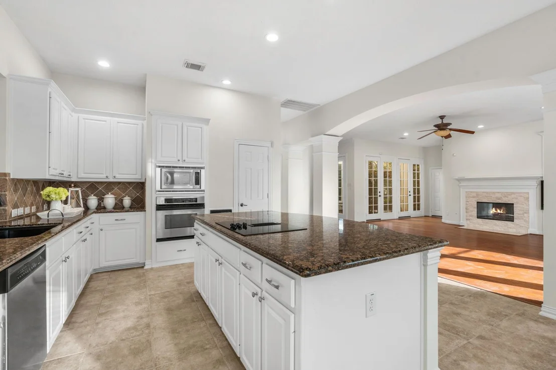 Photo of 187 E Lansdowne Circle