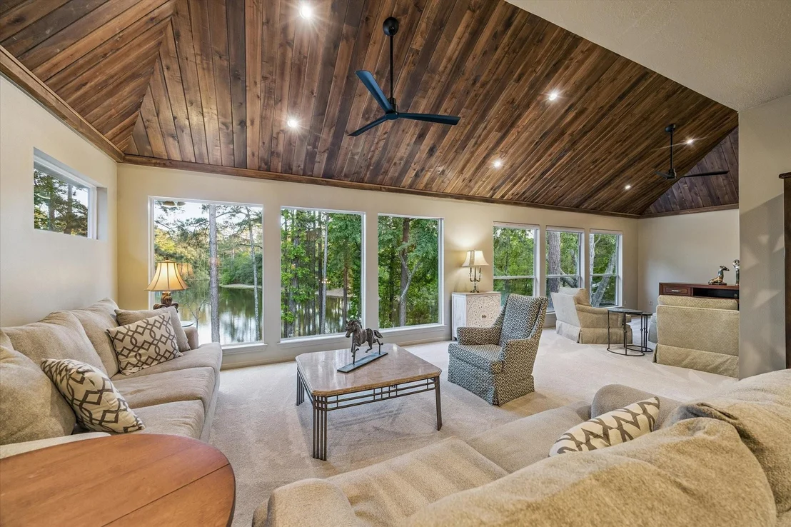 Photo of 6 E Lakemist Circle