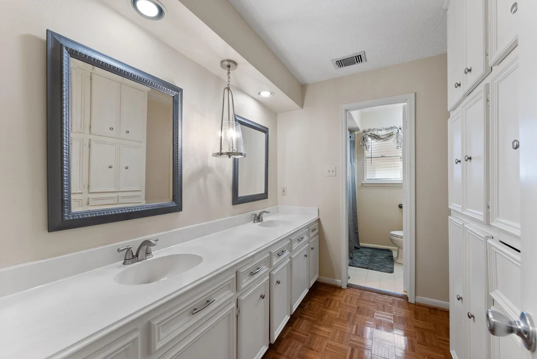 Photo of 5718 Glenmere Lane