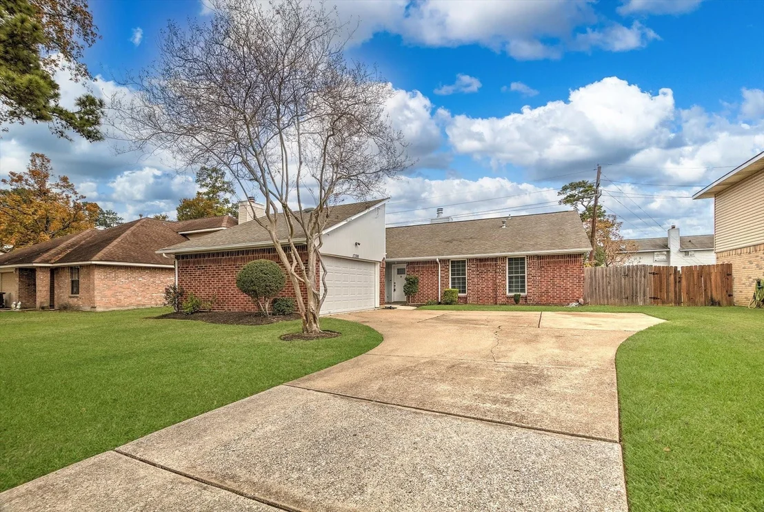 Photo of 17306 Huntersglen Circle