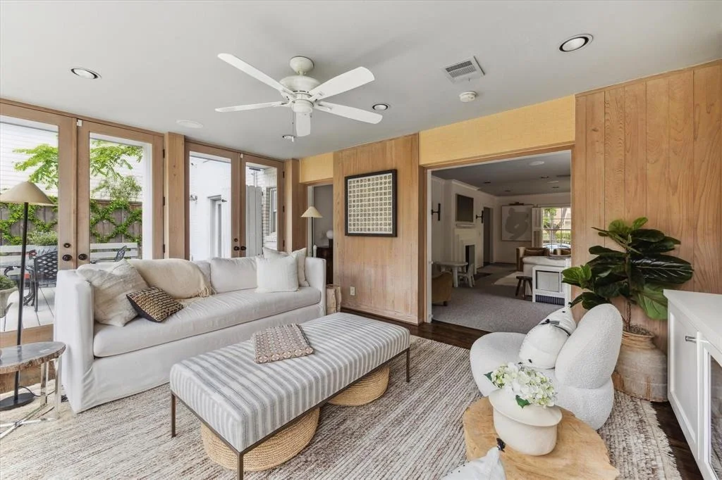 Photo of 2911 Sunset Boulevard