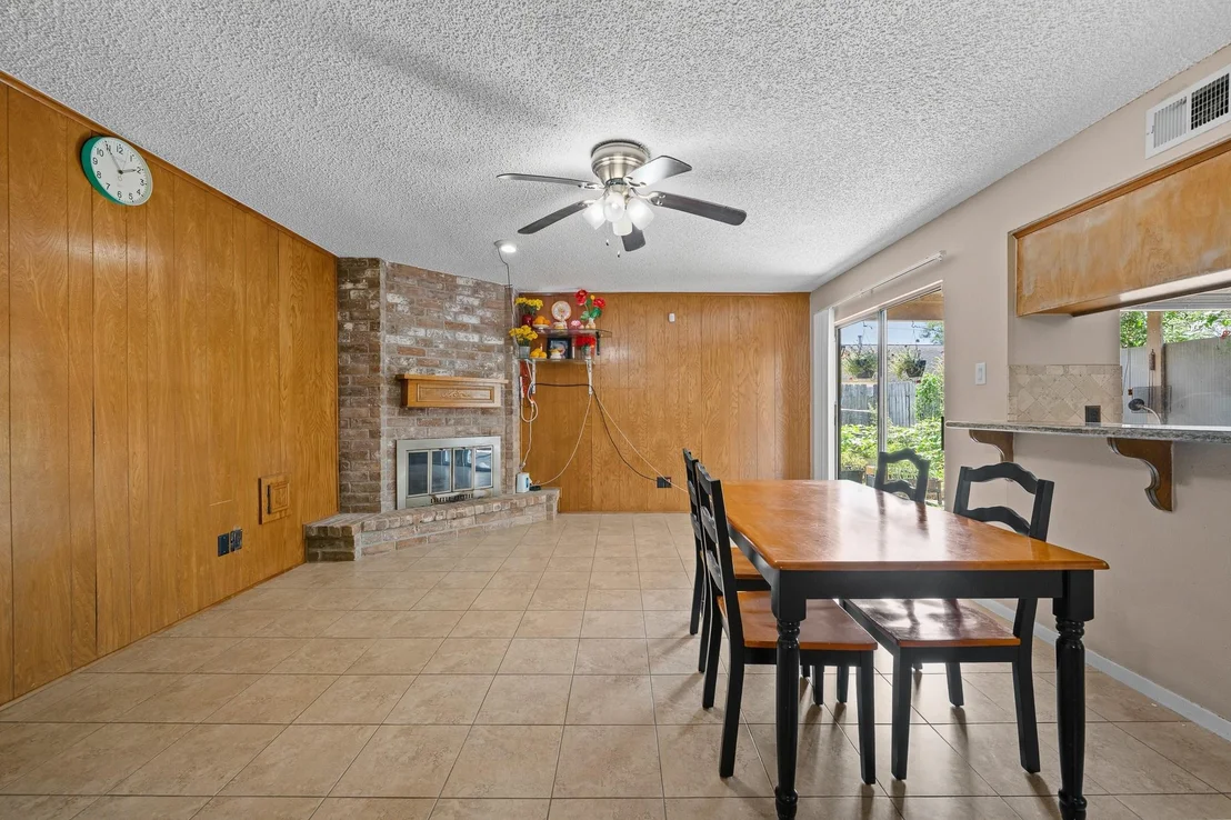 Photo of 16715 Britford
