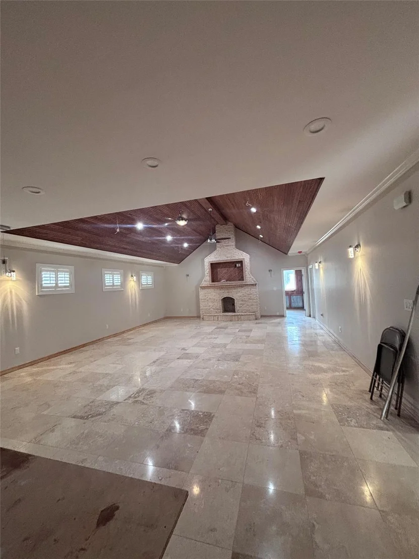 Photo of 1001 Harbor Lane