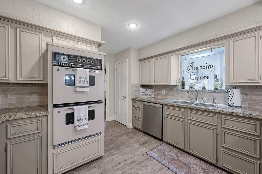 Photo of 8 Cambridge Circle