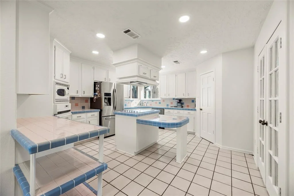 Photo of 922 Montview Drive