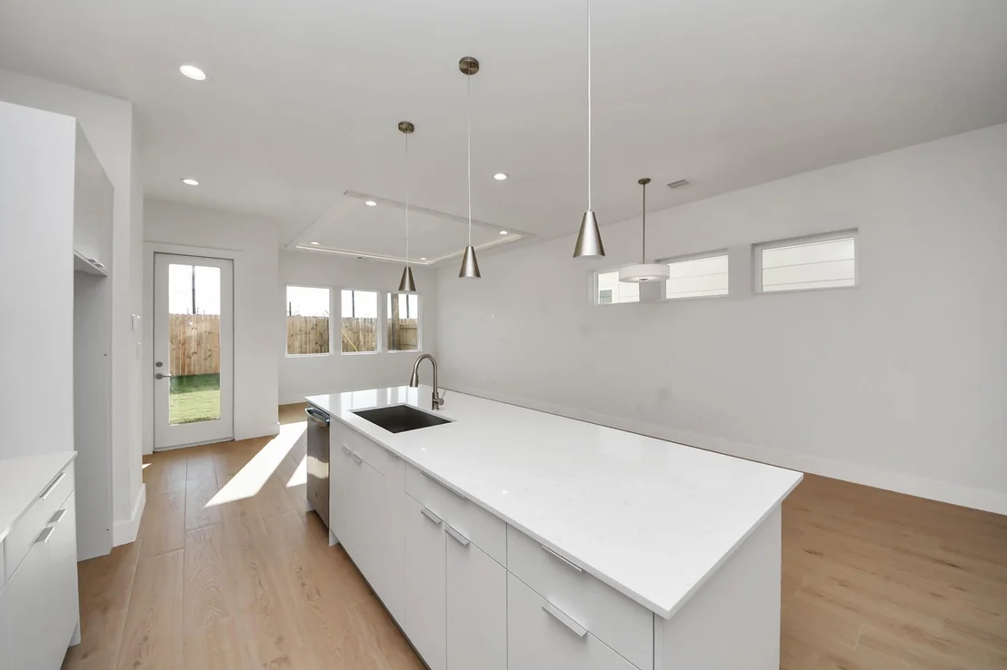 Photo of 2106 Diagonal Lane