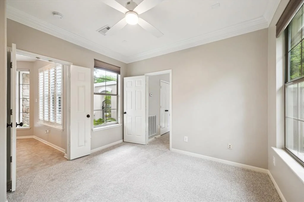 Photo of 74 E Beckonvale Circle