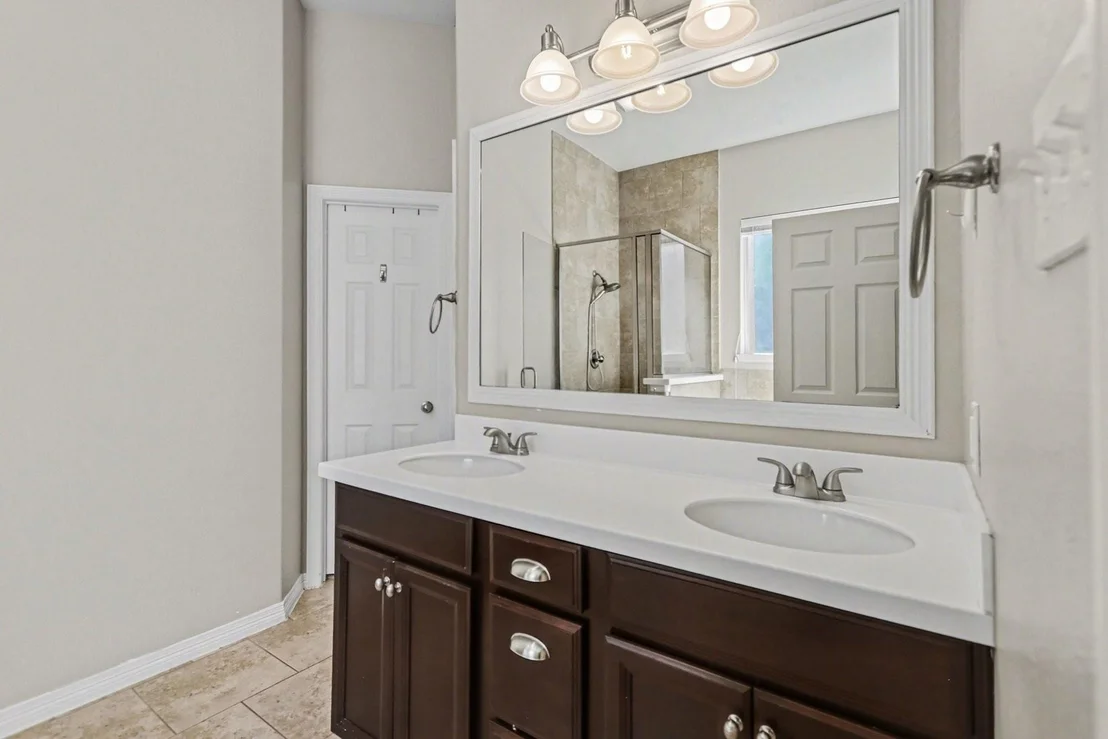 Photo of 27006 Cliff Pointe Lane