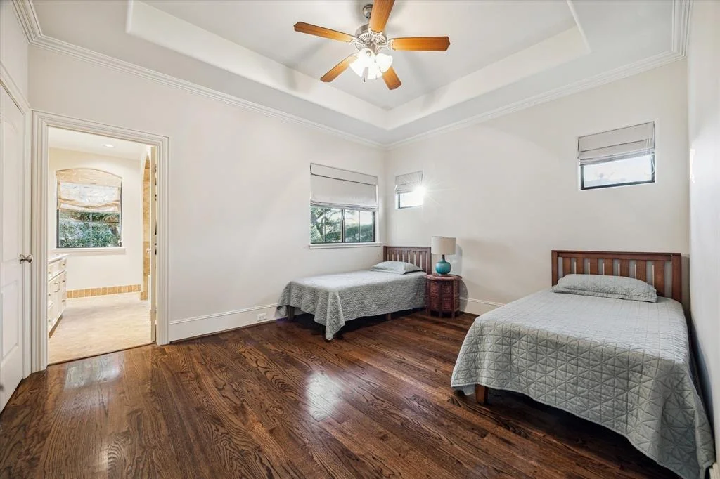 Photo of 2036 Addison Road