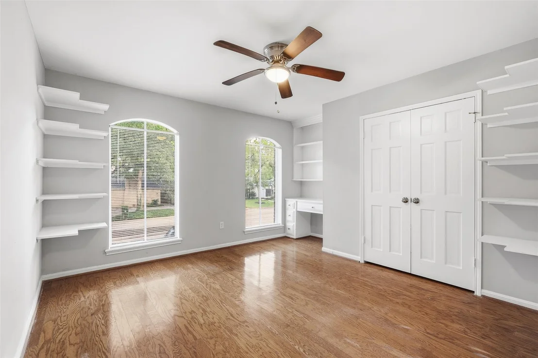Photo of 903 Crossroads Drive