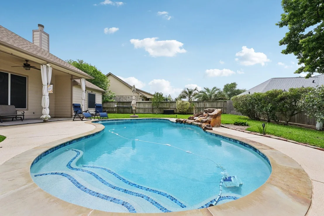 Photo of 7187 Edgewater Drive
