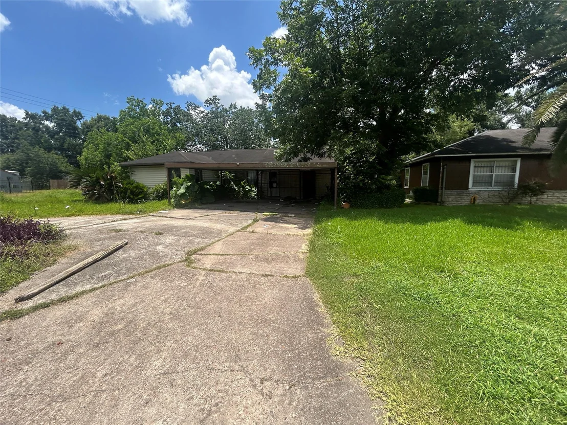 Photo of 5838 Doolittle Boulevard