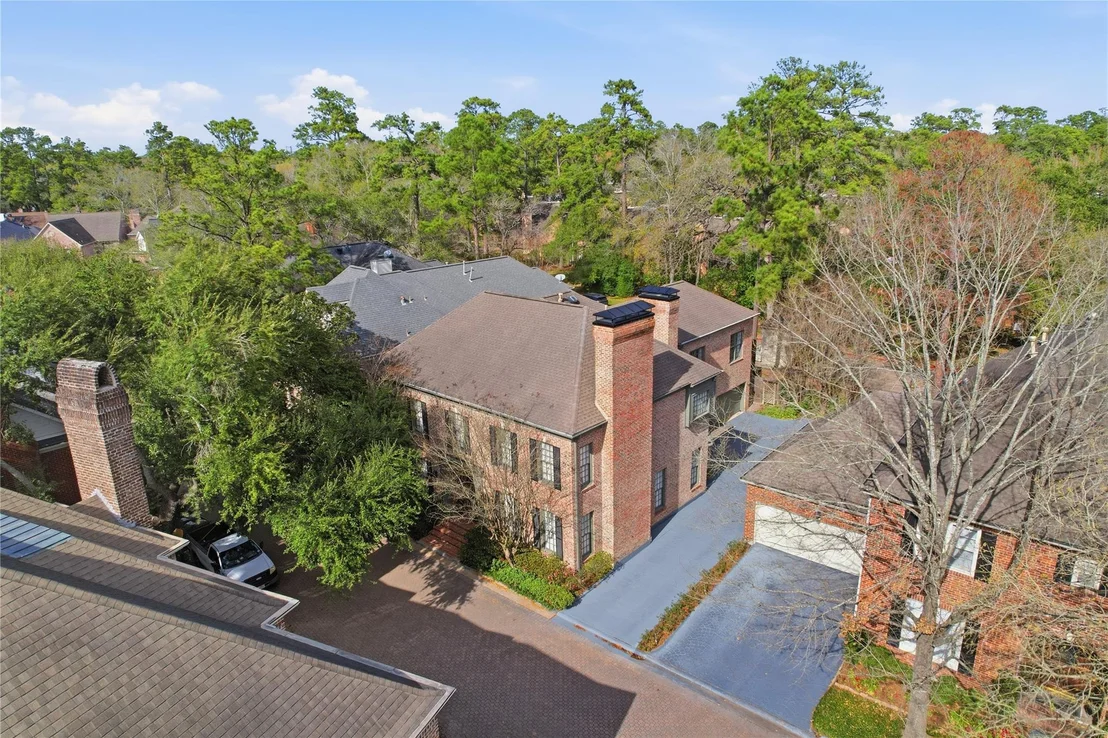 Photo of 207 Sugarberry Circle