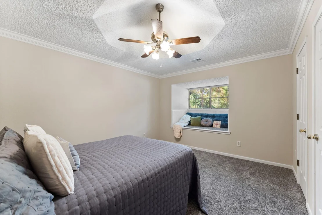 Photo of 5718 Glenmere Lane
