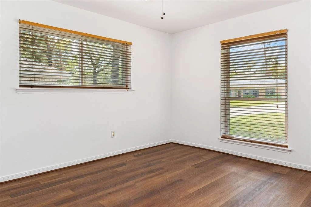 Photo of 907 Kingsbridge Road
