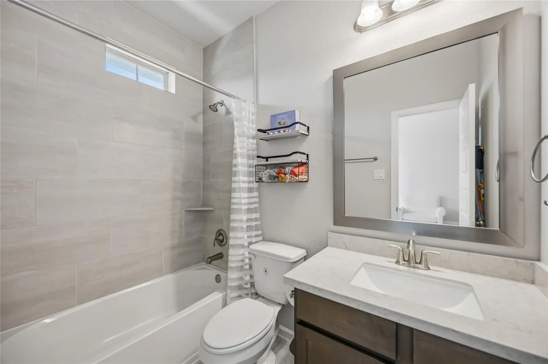 Photo of 3904 Centre Plains Way