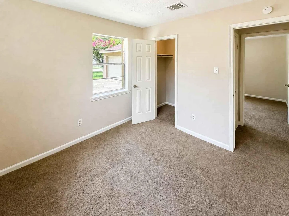 Photo of 8710 Parkway Forest Drive