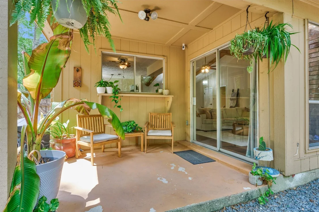 Photo of 2615 Rosewood Place