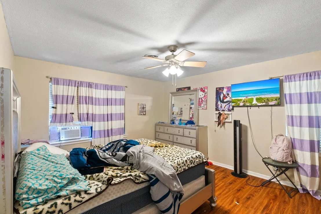 Photo of 324 Woodlawn Street