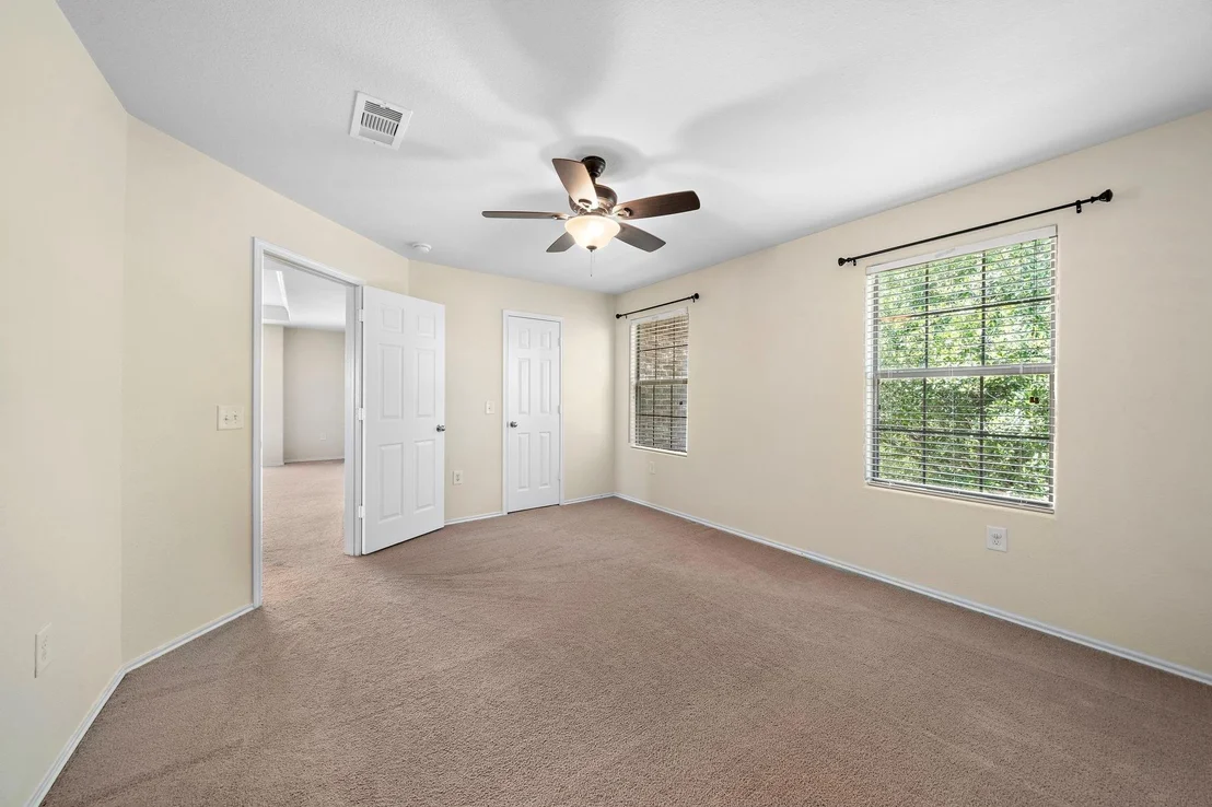 Photo of 1418 S Maple Drive