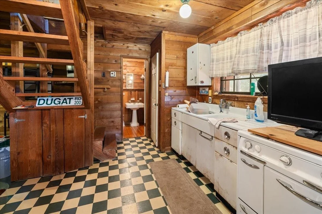 Photo of 642 Meadow Lane