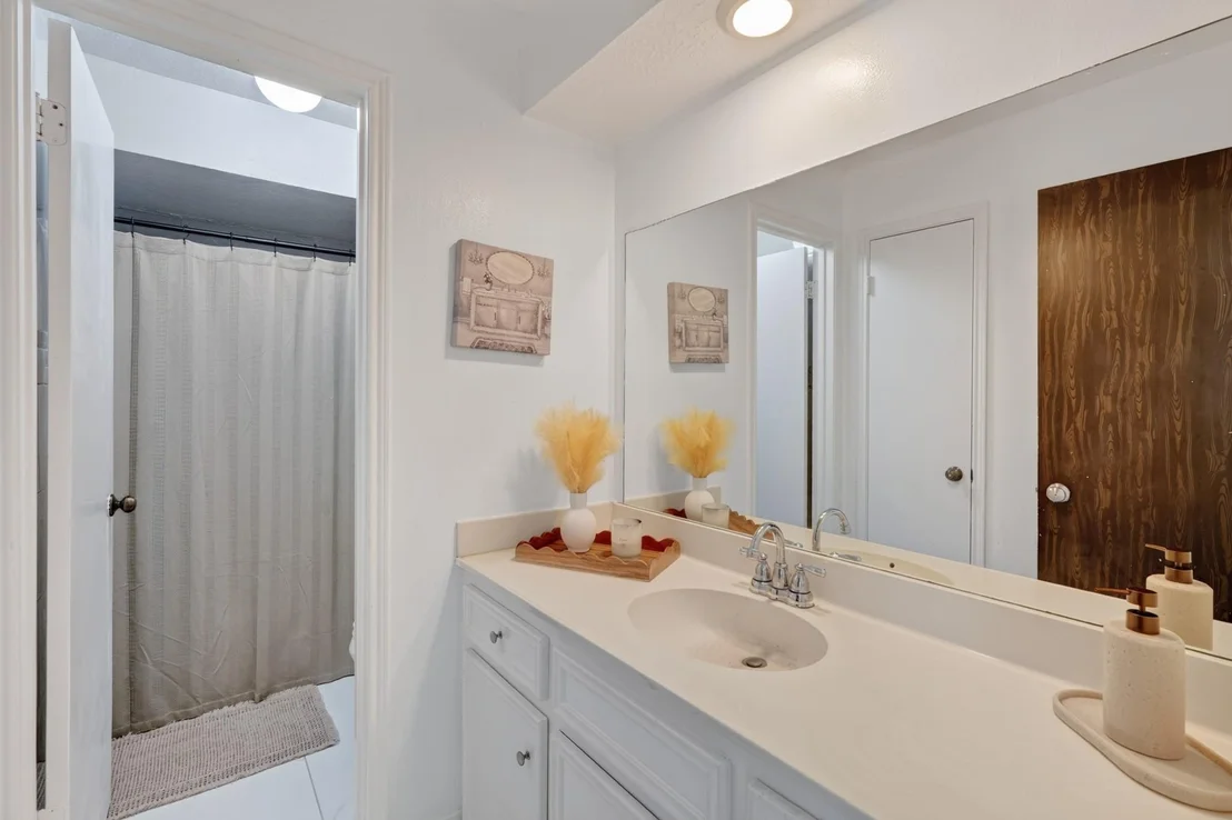 Photo of 15619 Four Leaf Drive