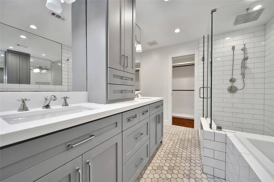 Photo of 1034 Thornton Road