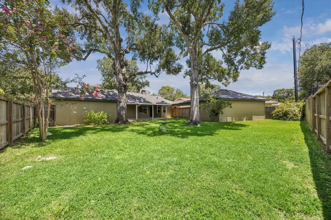 Photo of 11423 Valley Spring Drive