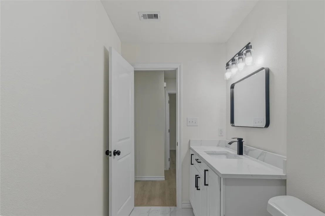 Photo of 2111 Briar Lane